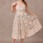 Curve&Plus Girl in Blue Wind Dress