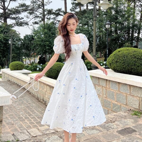Fleur - embroidery blue floral