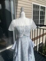 Mini Daisy - white floral short-sleeve crop cardigan - Image 2
